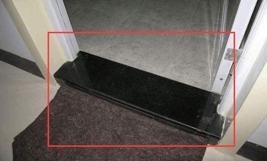 门框发霉的原因可能是什么如何处理