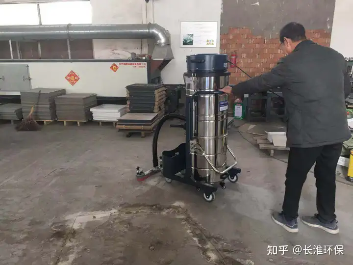 电瓶工业吸尘器使用注意事项与选购方法