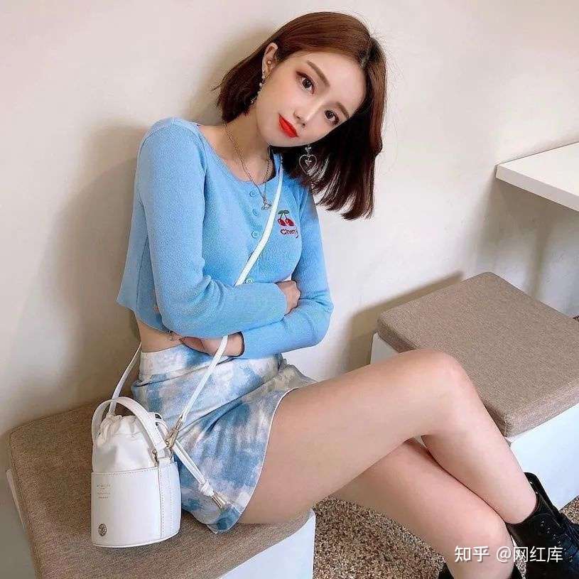 可爱短发美女「duck_zzi」 Facebook-第10张