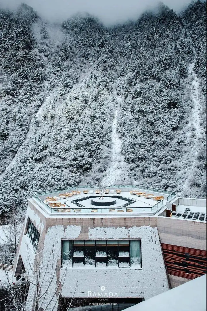 成都周边8大温泉泡汤好去处，团建年会亲子情侣打卡地！