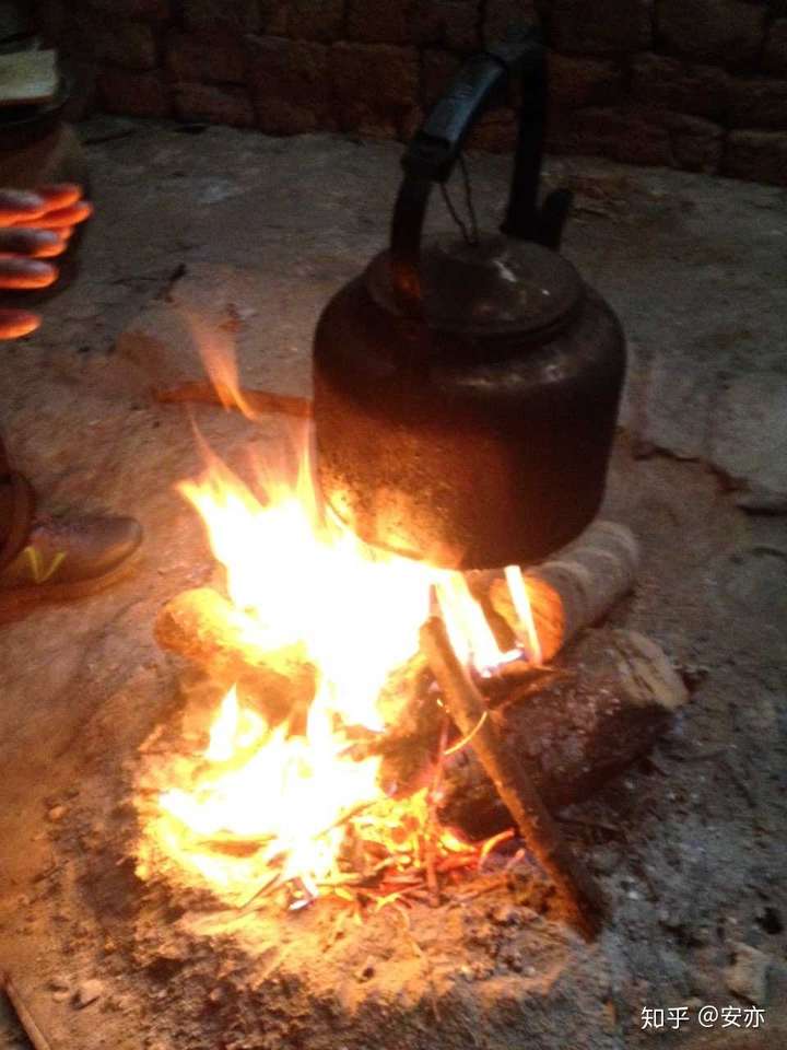我能说湖南的湘西北山区都是烧柴火吗?做饭烧柴,烤火烧柴