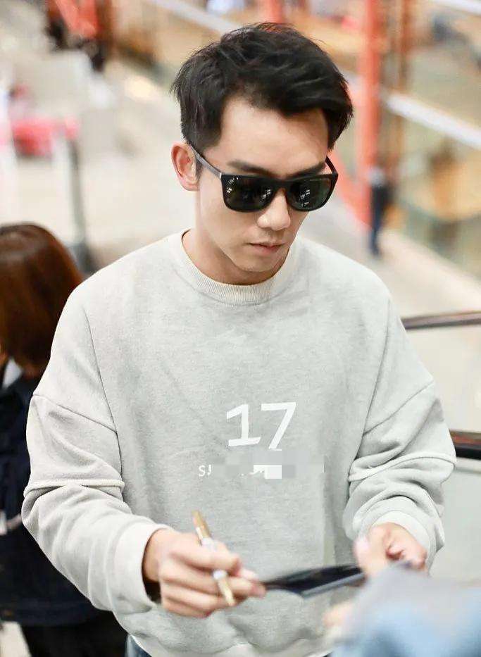 郑恺激荡情史被扒(郑恺也曾被当过备胎)插图(6) 郑恺激荡情史被扒(郑恺也曾被当过备胎)插图(6)