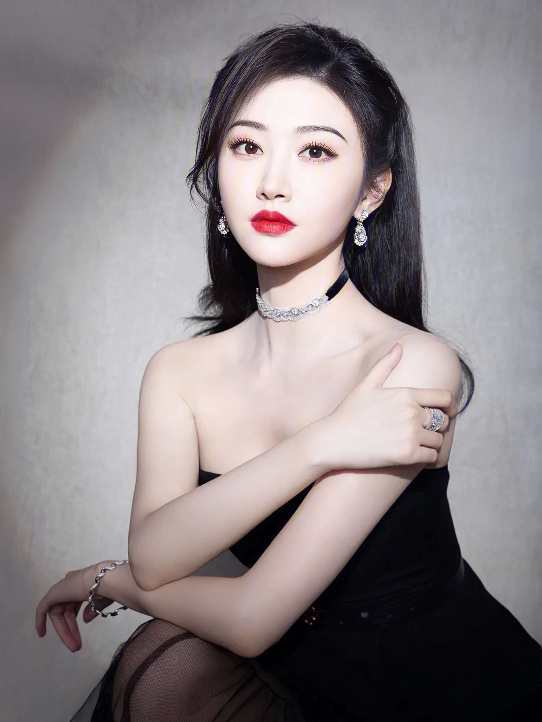 hi黑猫姐 的想法: 景甜的长相有当下时代流行趋势和复古感兼… - 知乎