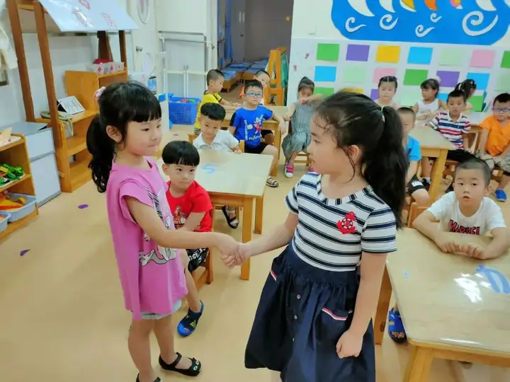开学啦！“爱成都·迎大运”锦江学子共上第一课
