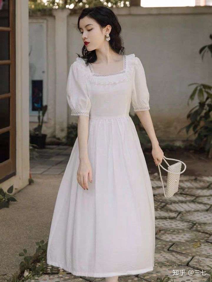 男孩儿们最喜欢女孩子穿白裙子还是黑裙子? - 知乎