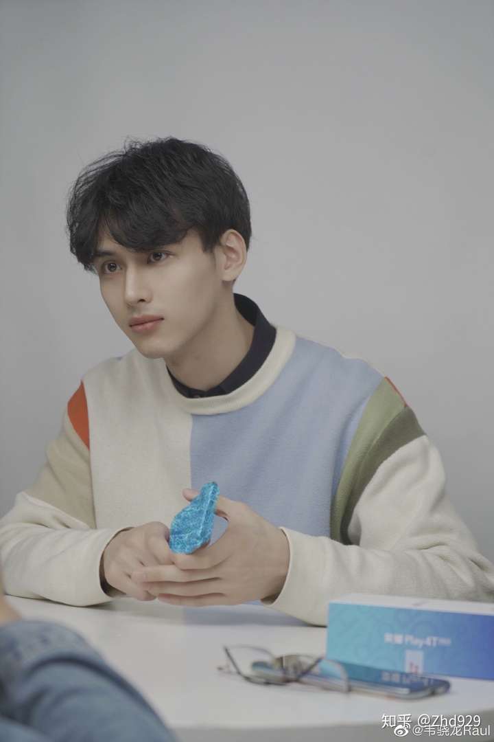 感觉play4t系列更像是产品经理韦骁龙的见面会 play4t:除了首发麒麟