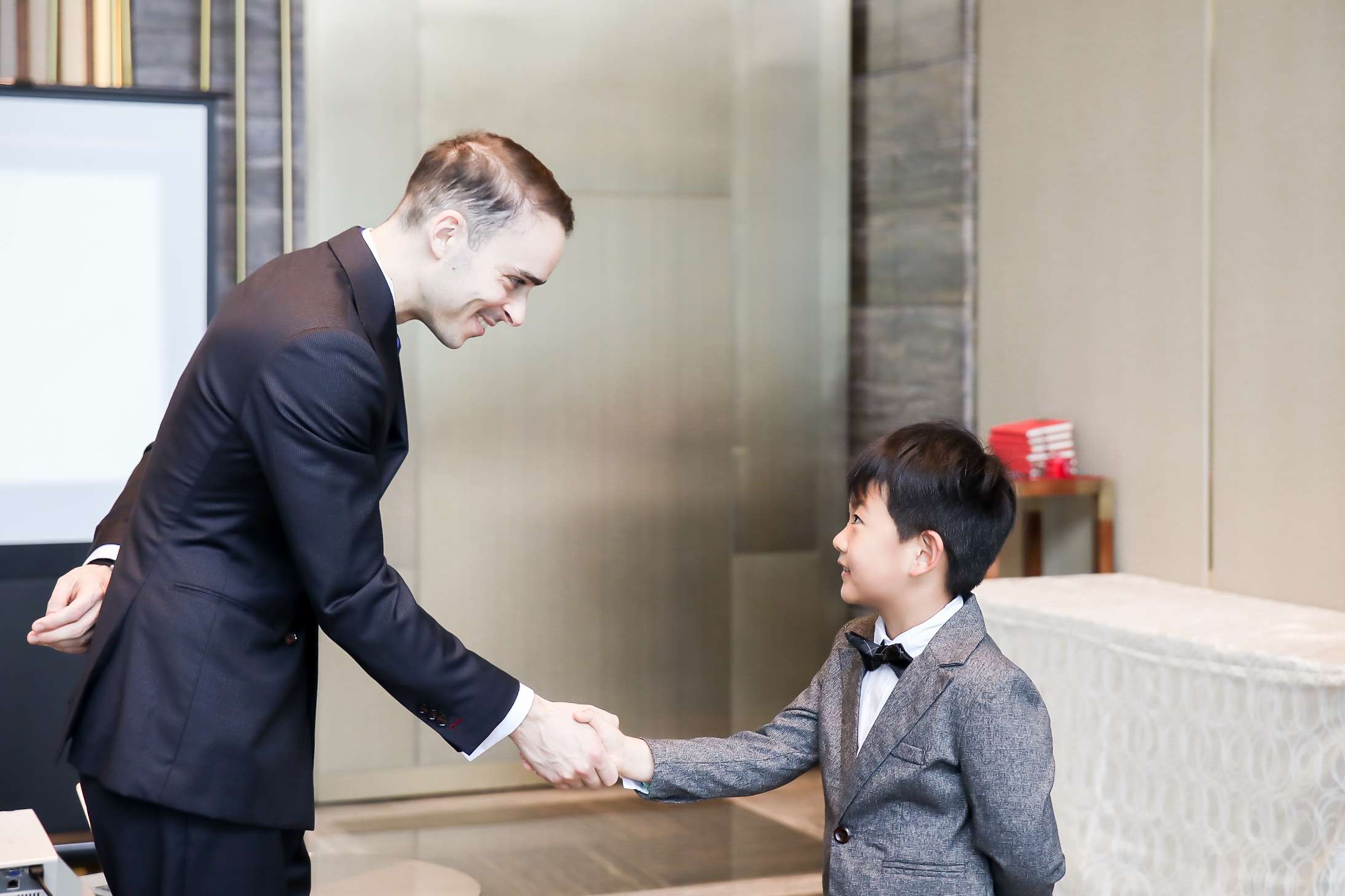 法国卓尔礼仪ceo陆纪尧-卓尔礼仪登录/注册