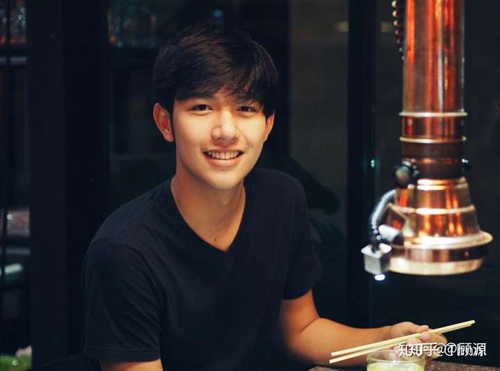 intj|医学生|现珠海|非直 花开如火,也如寂寞.