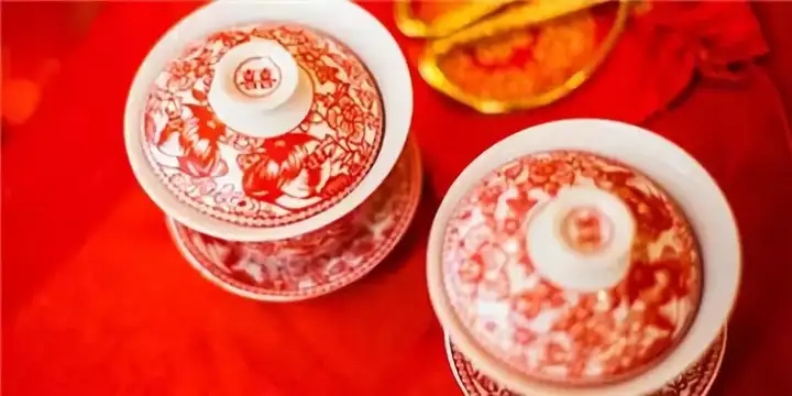 奔走相告（中国结婚敬茶礼仪）中式婚礼敬茶流程，中式婚礼上的敬茶之道，你了解多少呢？，曲别针开锁，