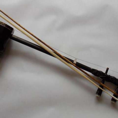 独立发展出不同形制的弓弦乐器,如高胡,京胡,板胡,二弦,喇叭弦等