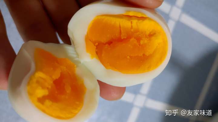 谁能用科学的方式方法分析一下,纯粮食乌鸡蛋土鸡蛋比一般的普通鸡蛋