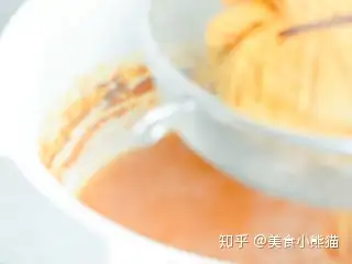枇杷膏怎么熬？7旬老奶奶把配方和做法都告诉你，润肺止咳零失败(枇杷膏怎么熬好吃又简单)