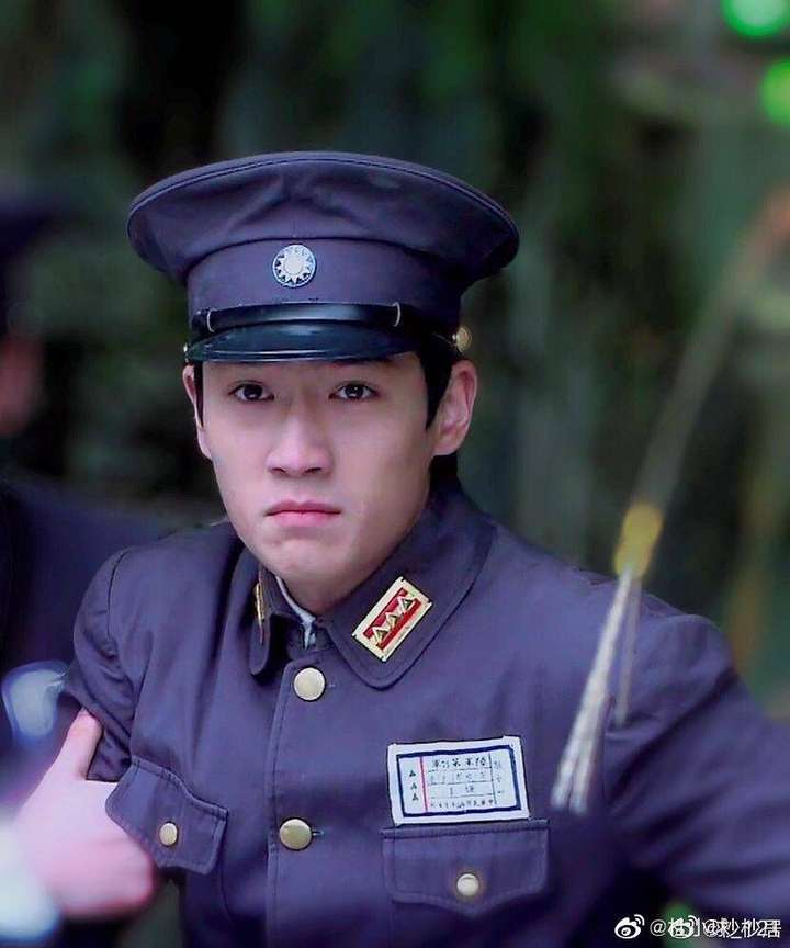 如何评价朱一龙在上海电影节的寸头胡子造型?