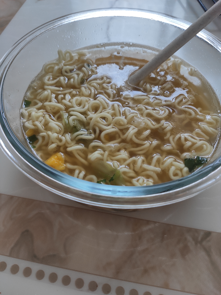 玻璃碗泡泡面能用吗?