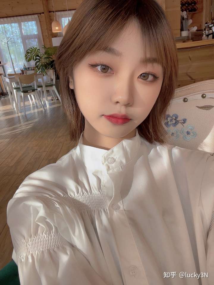 大家能不能发自己的照片,然后大家客观评价颜值1-10分?获取颜值认知?