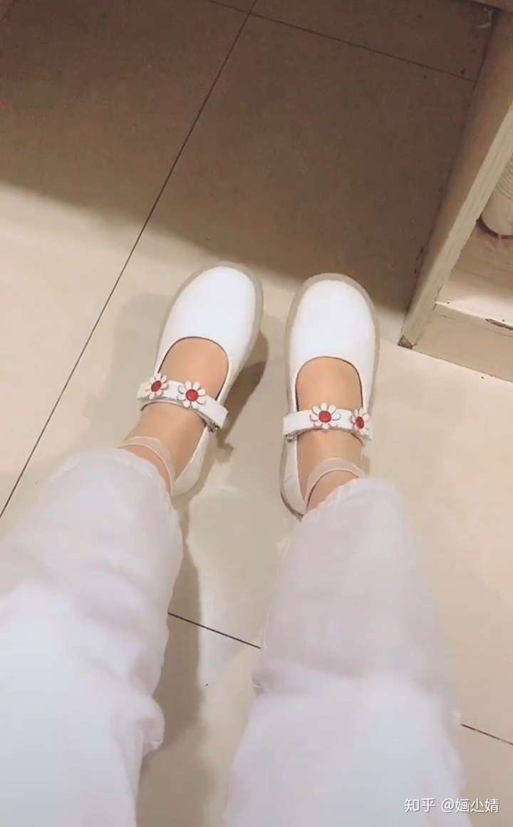 你平时是穿短袜多还是船袜多,为什么?