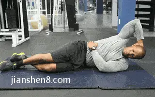 侧身卷腹锻炼腹外斜肌扭转卷腹(twisting crunch)顾名思义由卷腹派生