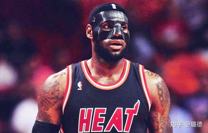不过,在nba历史上有著名的"面具侠"汉密尔顿,而在现役的nba