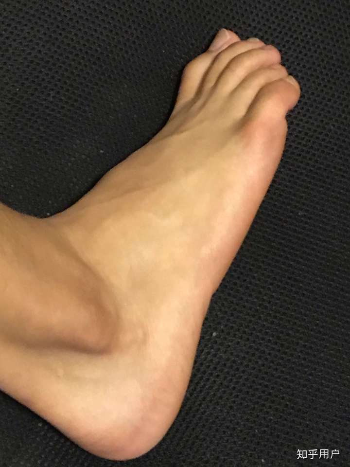 男孩子有一双好看的脚是一种什么样的体验