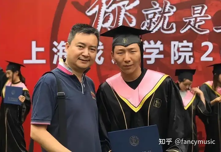 阿如那：丑得上不了台面！凭《狂飙》疯狂出圈，他的春天来了！