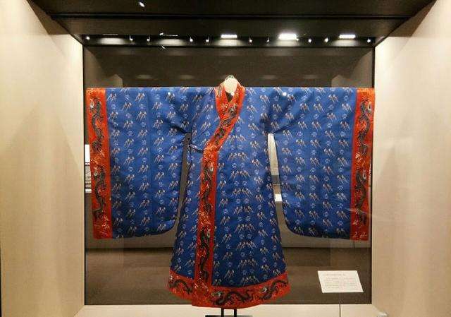 宋锦手串戴在手上的金刺绣中国锦绣之冠果真名不虚传