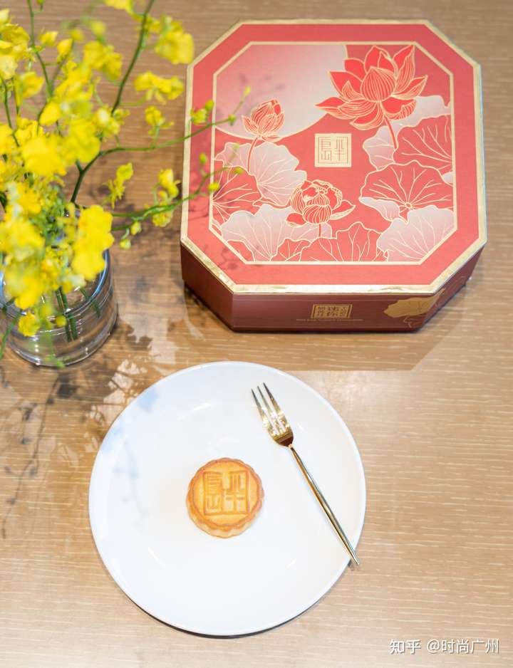 时广新媒：半岛酒店月饼发掘全新口味为传统添新意