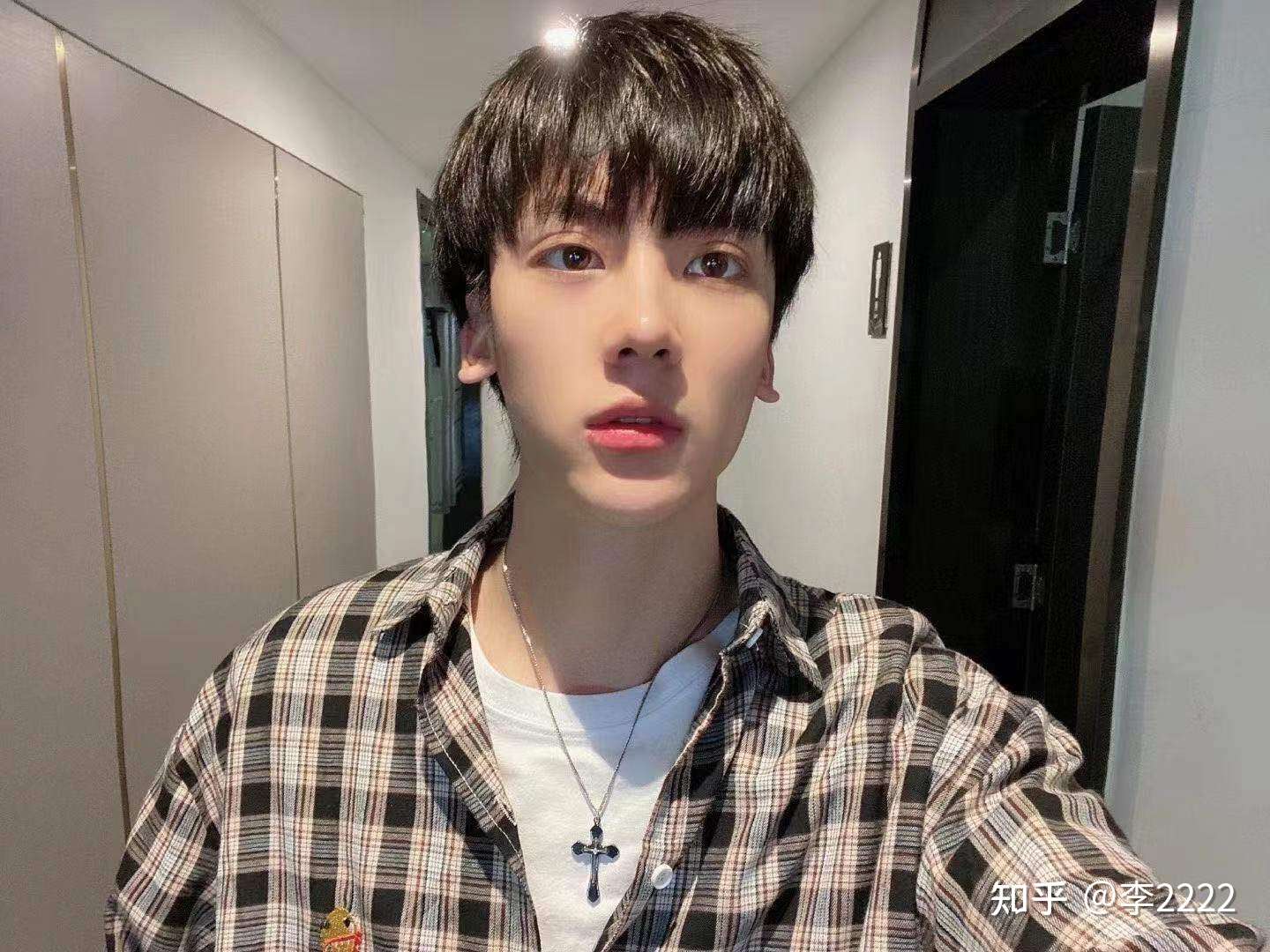 有没有认识这个帅哥是哪个明星或者网红的 知乎