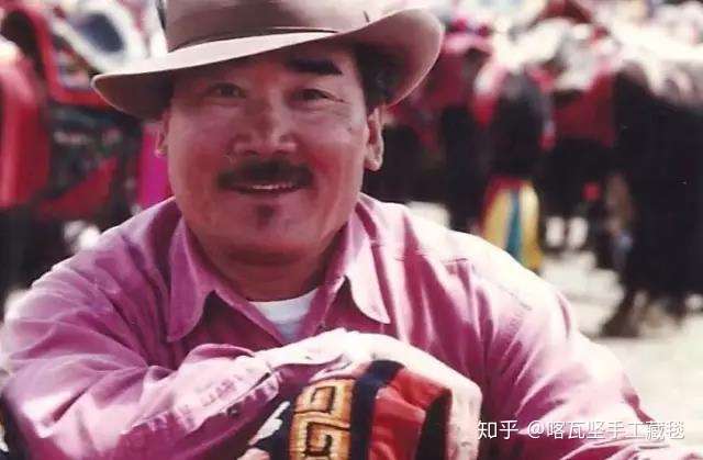 格桑扎西和他的藏毯