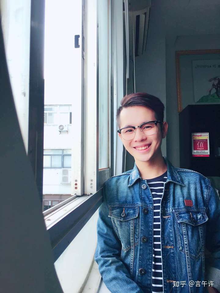 家里有个很帅的弟弟是种怎样的体验?