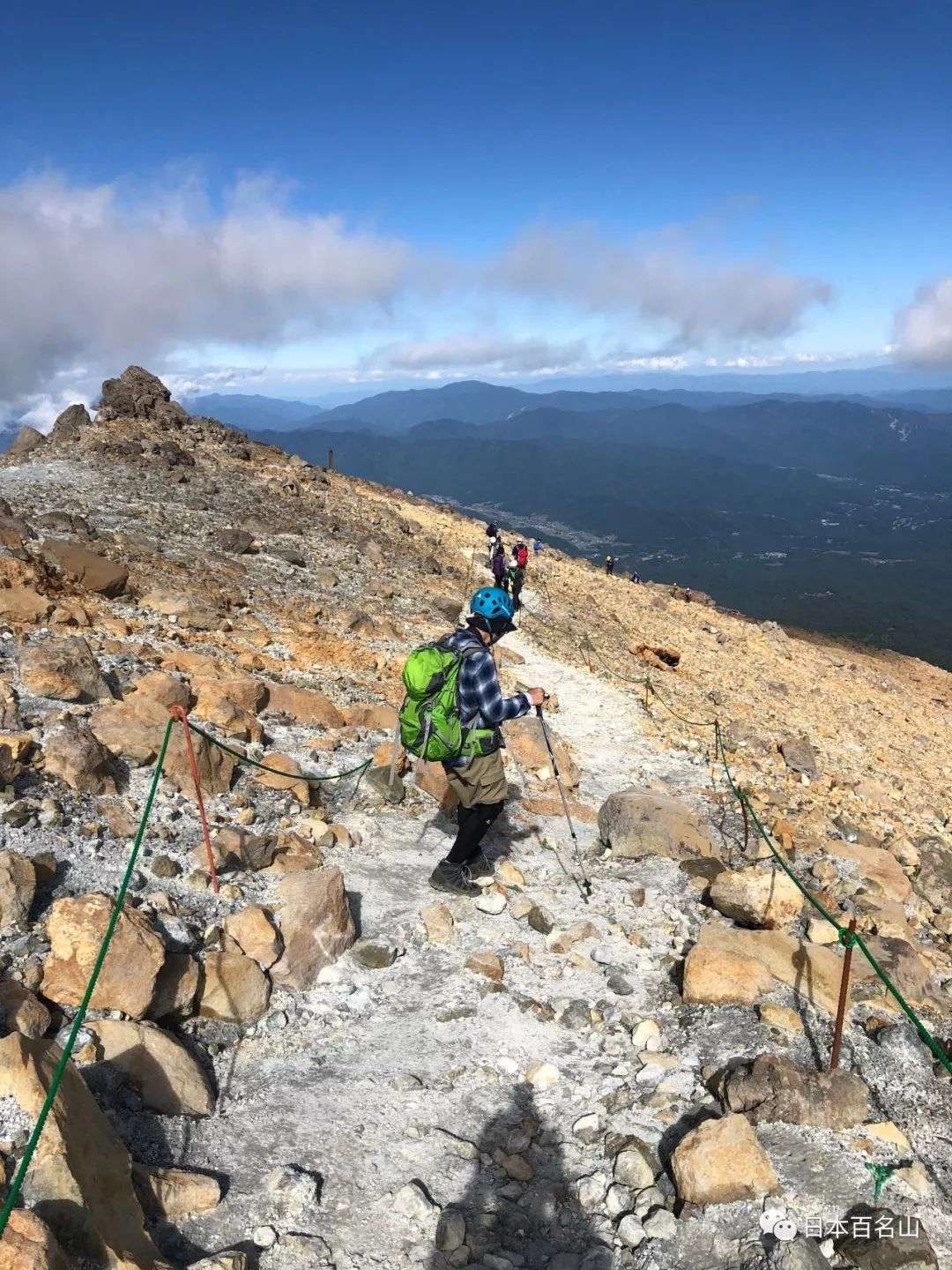 御嶽山 漫山红叶似彩霞 60多人山难之后首次开放 知乎