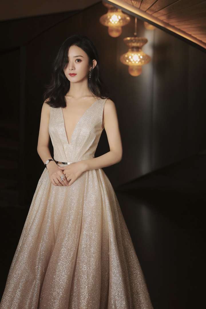 如何评价赵丽颖在2019星光大赏的表现