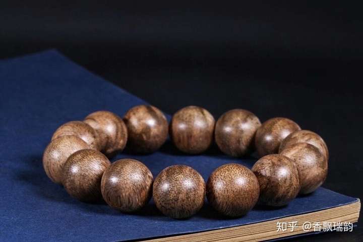 不同产地的沉香特征,沉香的产地多集中在东南亚,简单的说可以分为三大