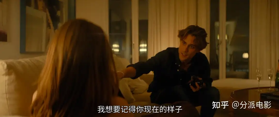 《一个近乎正常的家庭》网飞爆款,这大尺度剧好刺激!