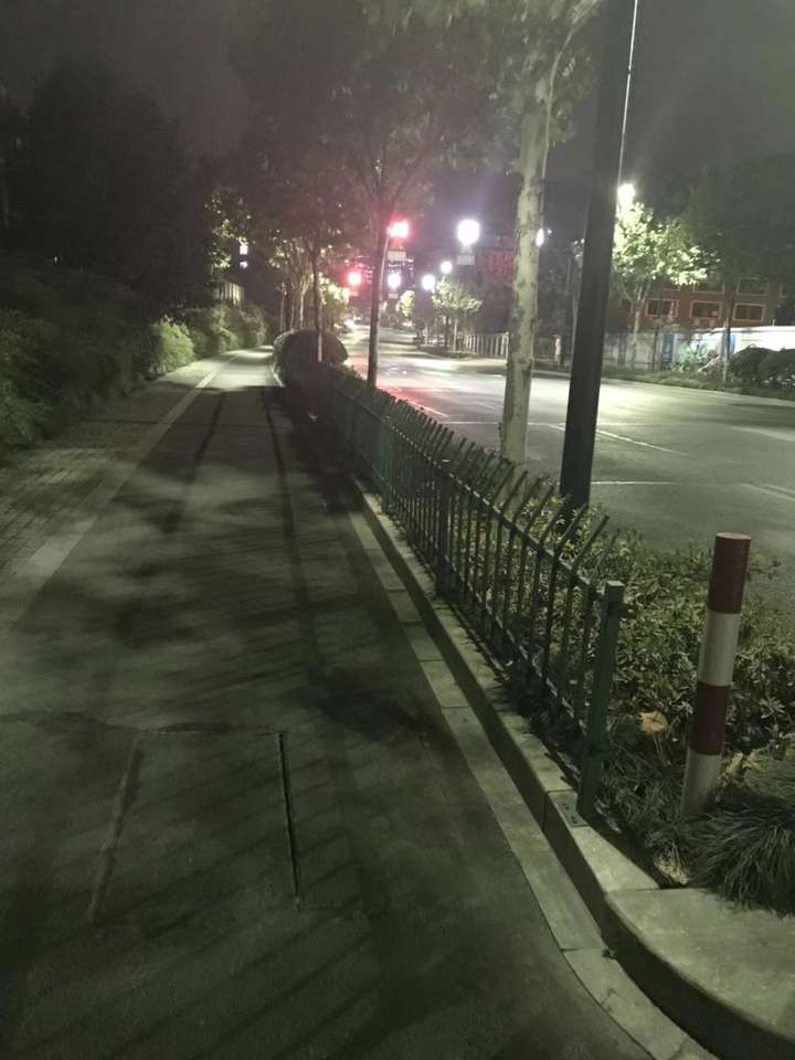 走在凌晨四点的街道是一种怎样的感觉