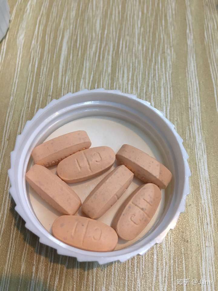 关于保质期内惠氏善存多维元素片发霉的询问