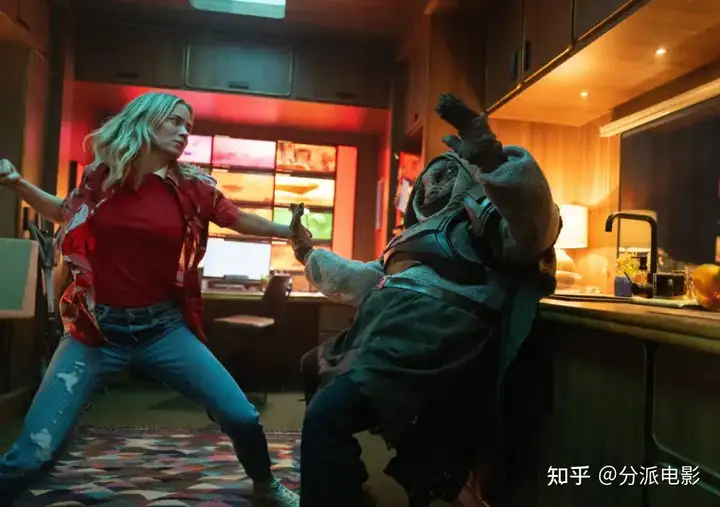 《特技狂人》荷尔蒙爆棚,好莱坞爽片来了!