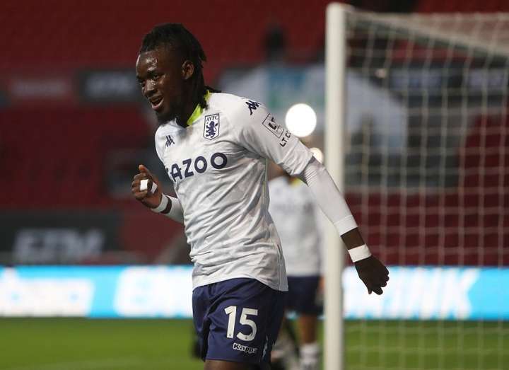 现担任维拉助教的特里在接受采访时表示,希望特拉奥雷在维拉取得进步