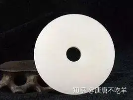 既然“神仙难断玉”，是什么魅力让人们前赴后继的参与玩翡翠原石呢？