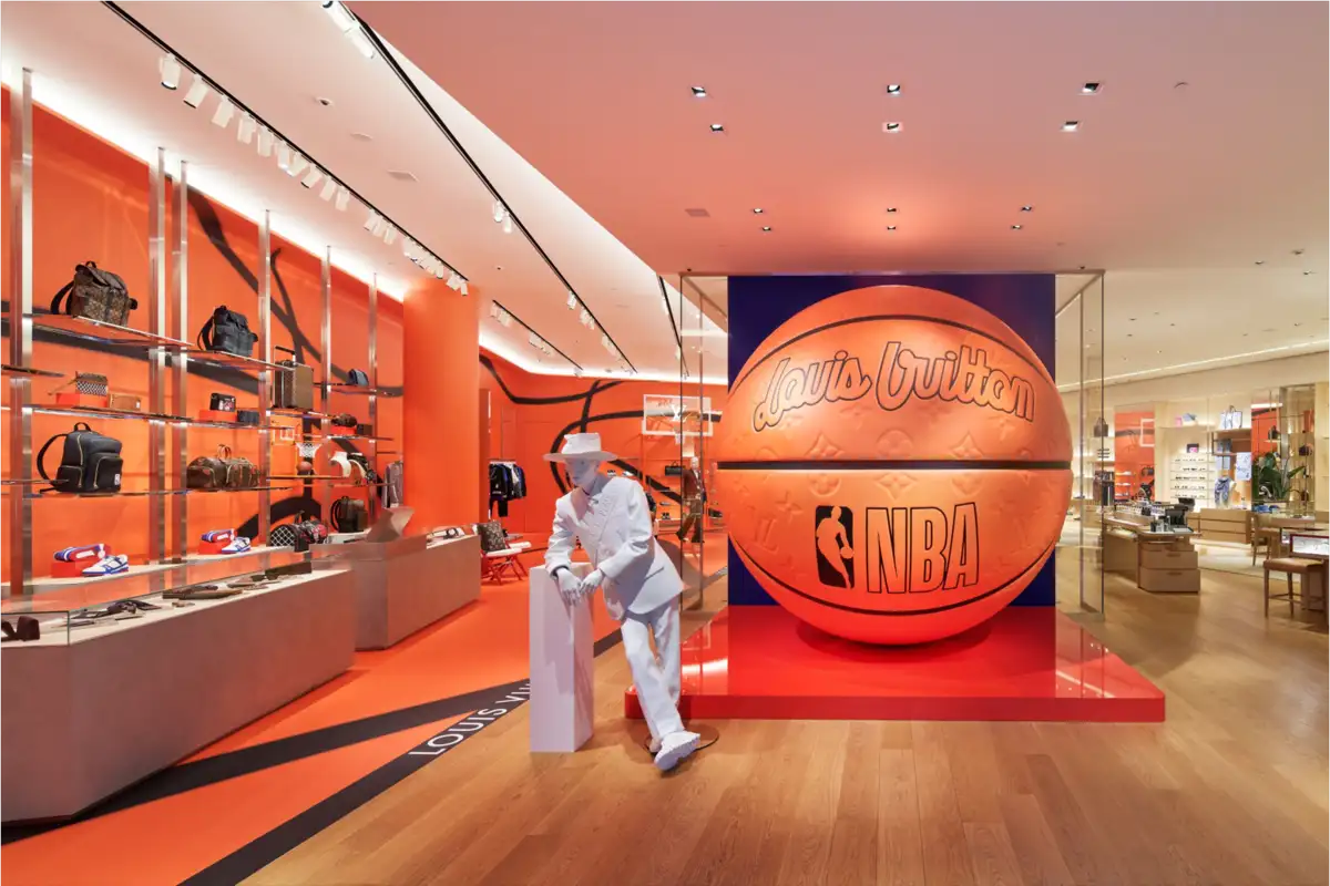 Louis Vuitton et la NBA présentent un sac en forme de ballon de