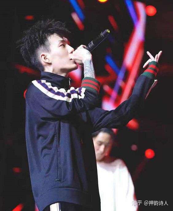 如何评价红花会贝贝的battle