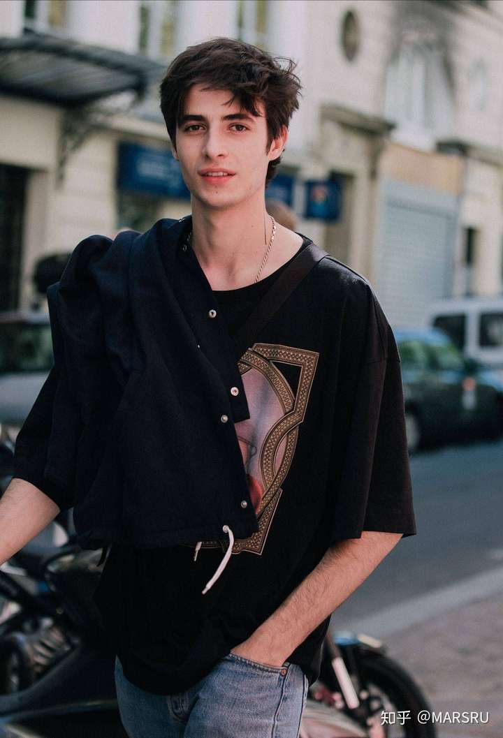 是不是很多中国女性都觉得欧美帅哥比东亚帅哥更有吸引力?