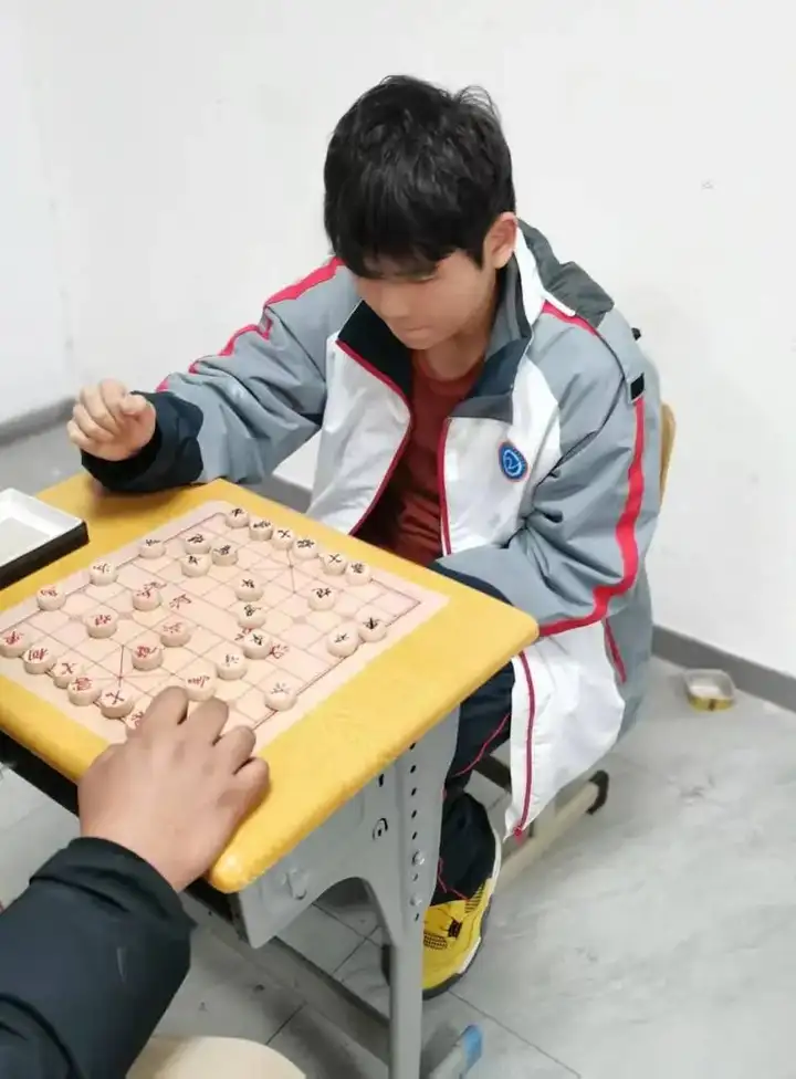 棋思妙想 弈动校园 | 塘栖校区“棋誉杯”象棋、五子棋大赛(图2)