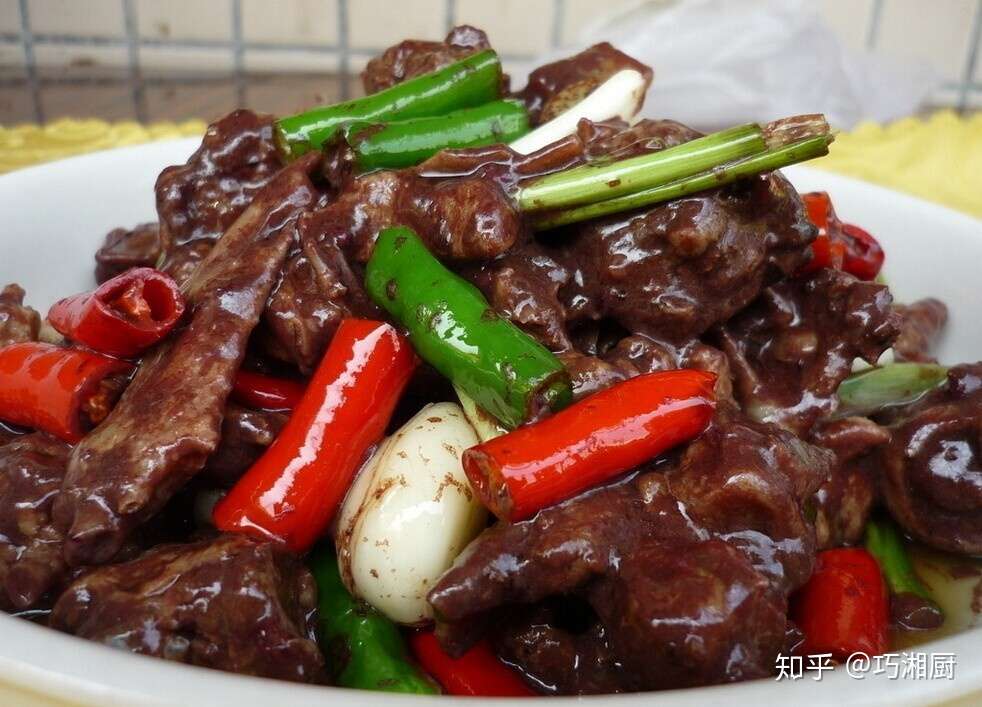 巧湘厨大厨教你做爆炒血鸭 味道正宗好滋味 知乎