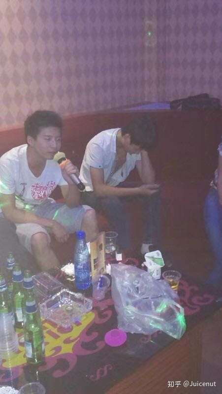 以及那个暑假去了好多次的ktv