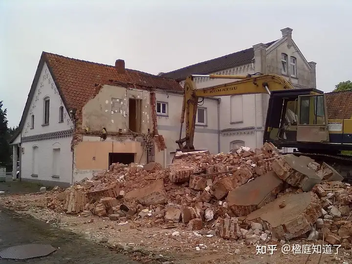 在建小产权房多久没开工算违建（在建小产权房多久没开工算违法）什么是小产权房，产业类违建可转正，是否意味着小产权房有望合法化？，