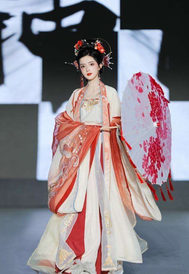 保姆级夏日汉服穿搭秘籍,轻松美出圈 保姆级夏日汉服穿搭秘籍,轻松美出圈