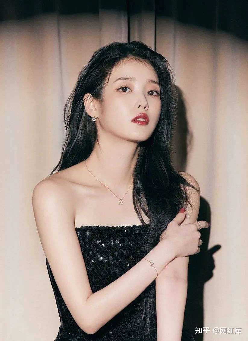 李知恩（IU）近日INS美图 珠宝造型超靓丽 Facebook-第3张