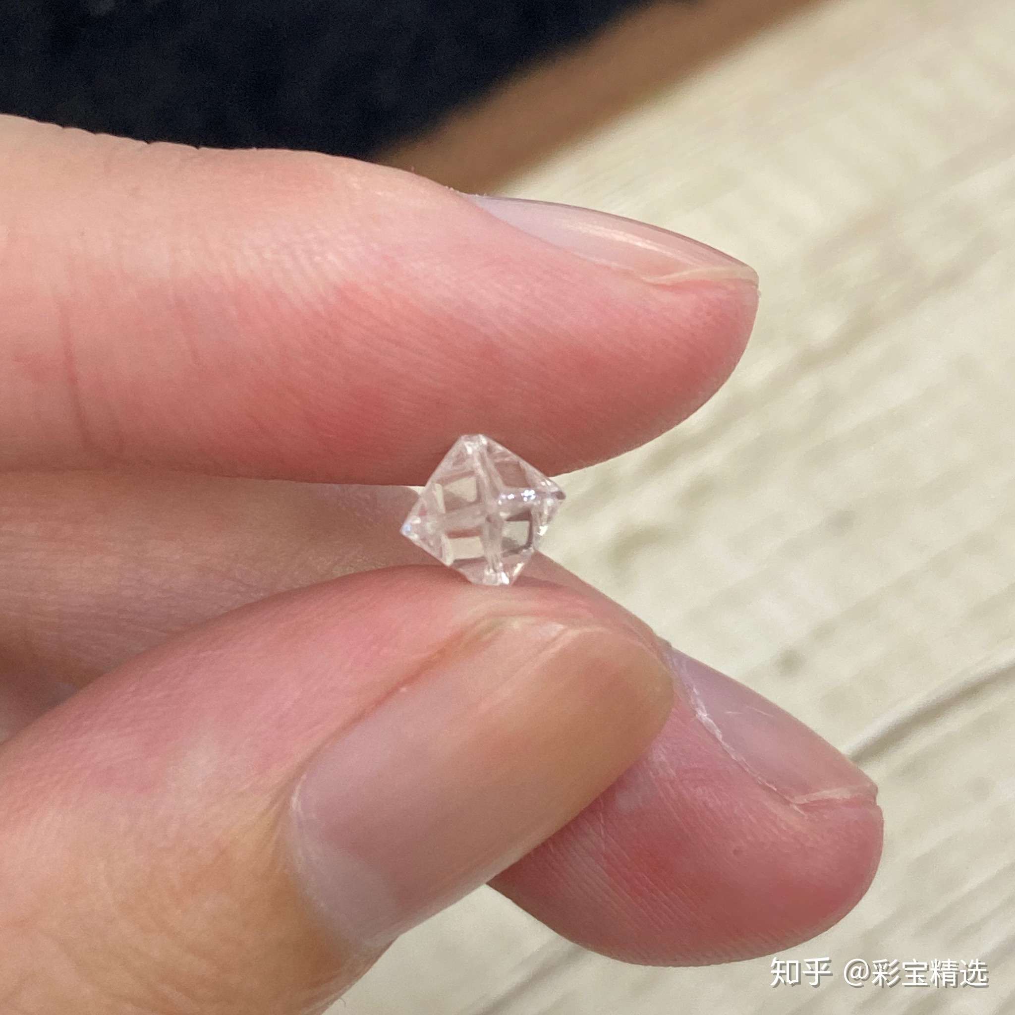 彩宝精选 的想法: 天然钻石原石晶体 完美的经典八面体 1.38… - 知乎