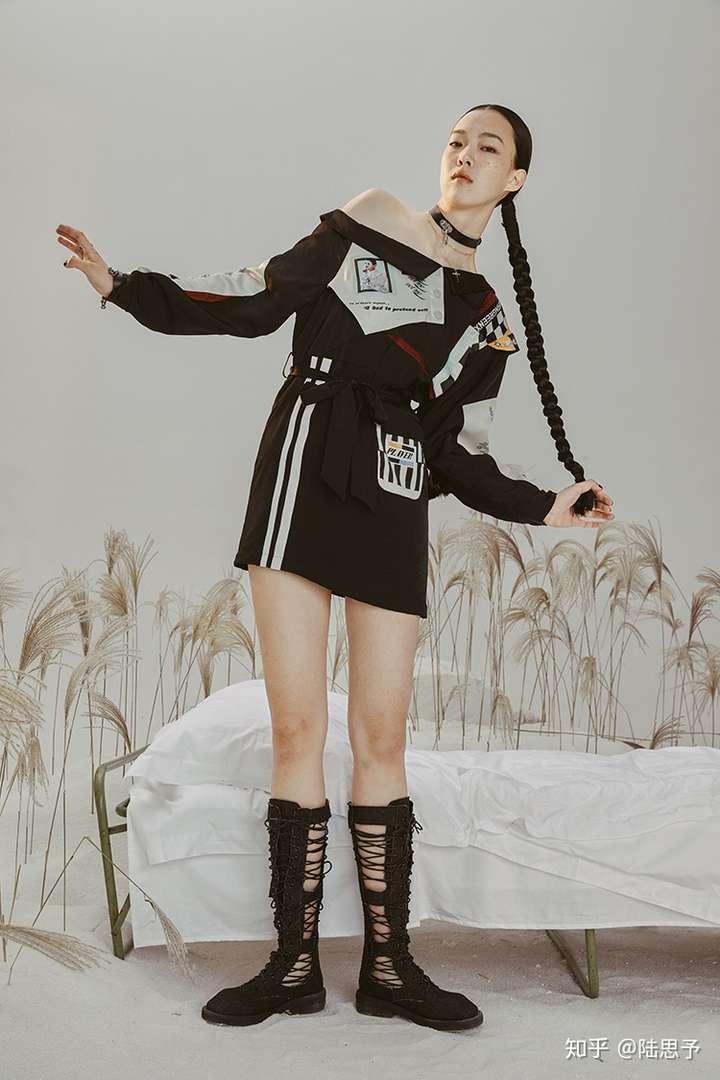 有没有什么甜酷风格的衣服或者裙子推荐呢?