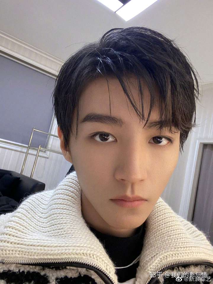 如何看待王俊凯报出体重仅48.2公斤,这引导了怎样的审美与价值取向?